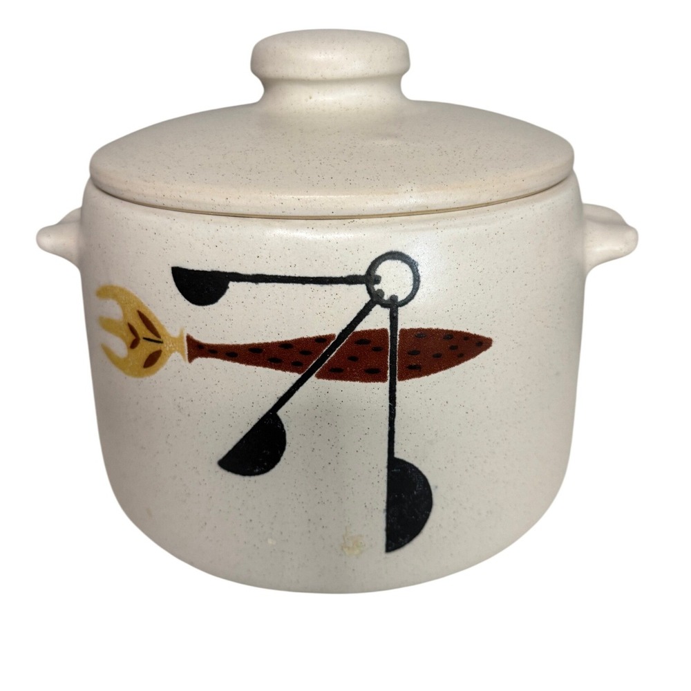 West Bend Bean Pot Stoneware OS Cream Excellent MCM Kitchen Graphic Lid USA